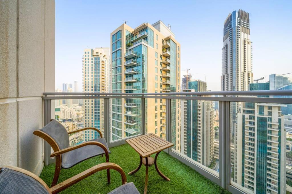 Spectacular Burj & Fountain View - Luxurious 3 Bedrooms & Maids Room - The Residences دبي المظهر الخارجي الصورة
