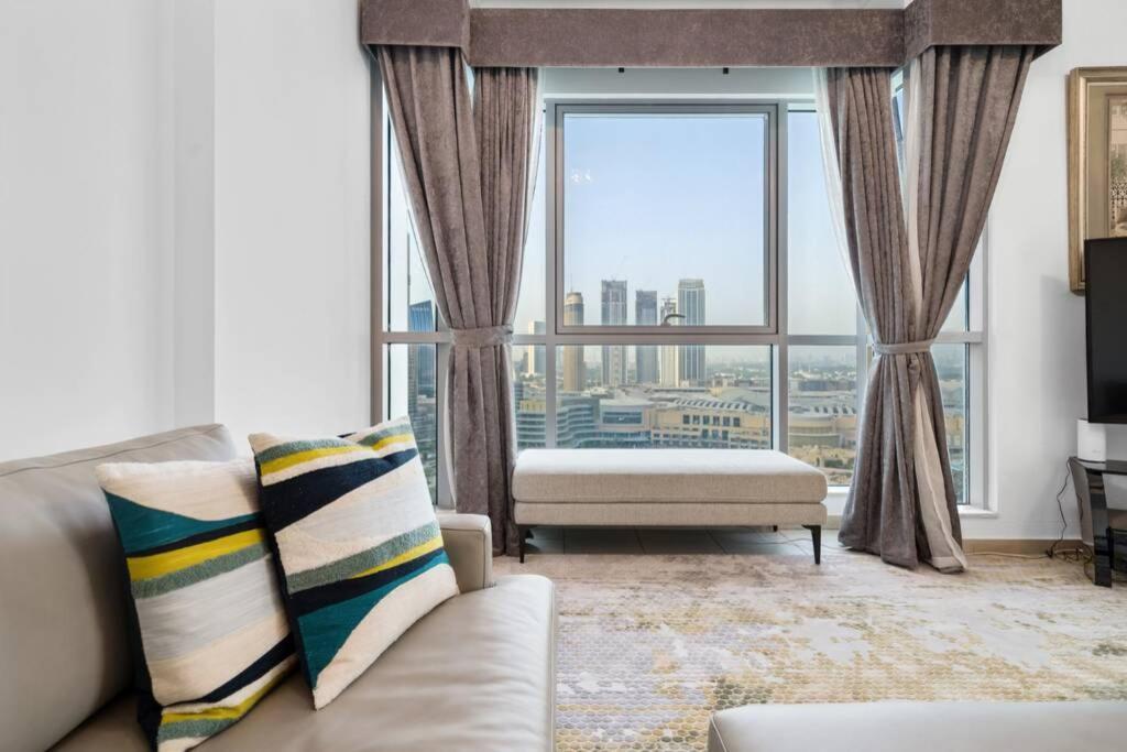 Spectacular Burj & Fountain View - Luxurious 3 Bedrooms & Maids Room - The Residences دبي المظهر الخارجي الصورة